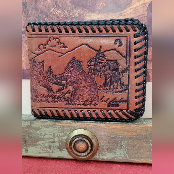 Vintage Gene Autry real brown leather wallet - bear cottage scenery - Picture 1 of 6